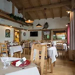 La Ferme Du Hotel 4*