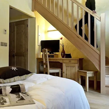 La Ferme Du Hotel 4*